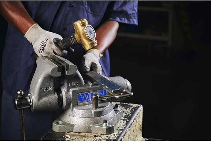 Wilton Tradesman Bench Vise, 6-1/2" Jaw Width, 6" Max Jaw Opening, 4" Throat (Model 1765)