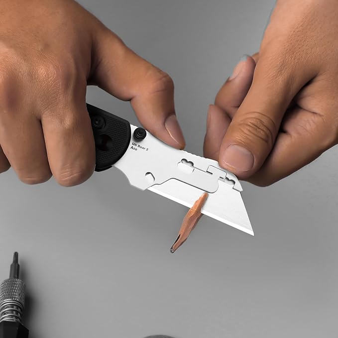 Kizer Uti Bear(Tool-Free Version) Folding Utility Knife, Quick Change Box Cutter EDC knife with 5PCS Razor Blades, Clutch Lock & Pocket Clip Small Pocket Knives for Men Women V3619JM2