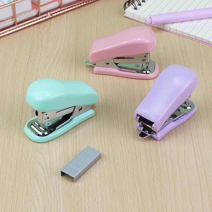 Aacehlh Mini Desktop Stapler Set,20 Sheet Capacity,Includes Built-in Staple Remover and 750PCS No.12 Staples,Small Cute Stapler for Office and School Supplies (Green)
