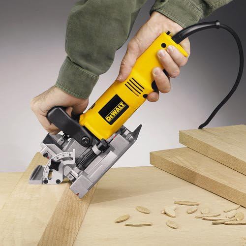 DEWALT Biscuit Joiner, 6.5 Amp, 10,000 RPM, Retractable 45 Degree Notch, For Depth Spots (DW682K)