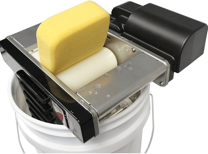 Russo Trading Company WrinGo Automatic Sponge Machine