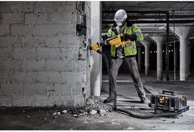 DEWALT 60V MAX* 22 lb. Cordless SDS MAX Chipping Hammer Kit (DCH892X1)