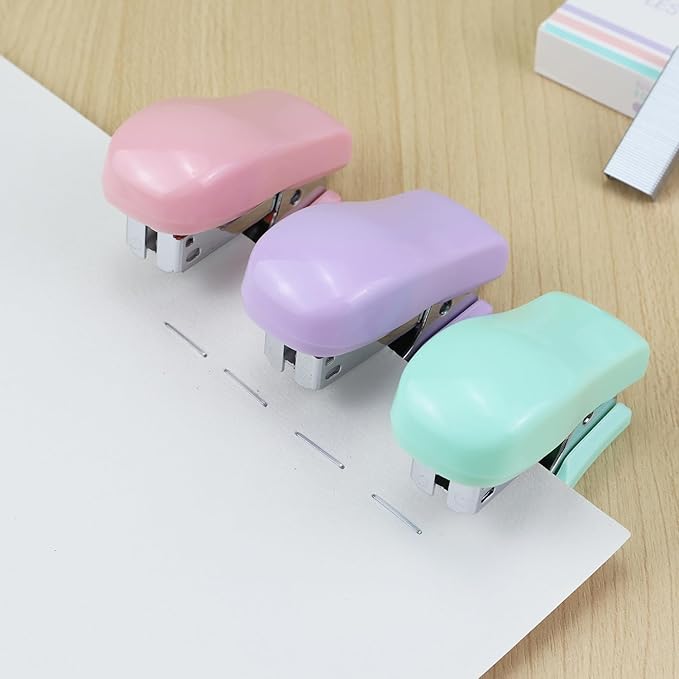 Aacehlh Mini Desktop Stapler Set,20 Sheet Capacity,Includes Built-in Staple Remover and 750PCS No.12 Staples,Small Cute Stapler for Office and School Supplies (Green)