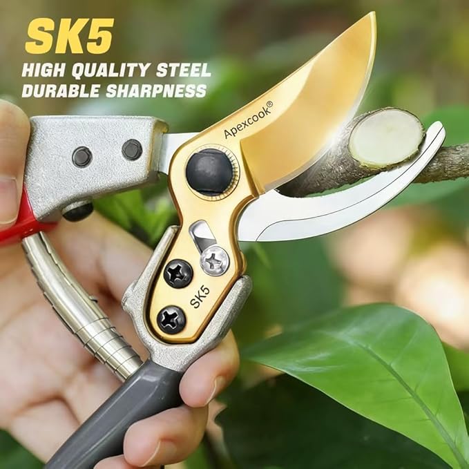 Professional gardening shears, made of SK5 stainless steel material, sturdy and durable, Dual color anti slip handle is easier to use 竊똞nd suitable for various tasks such as gardening pruning