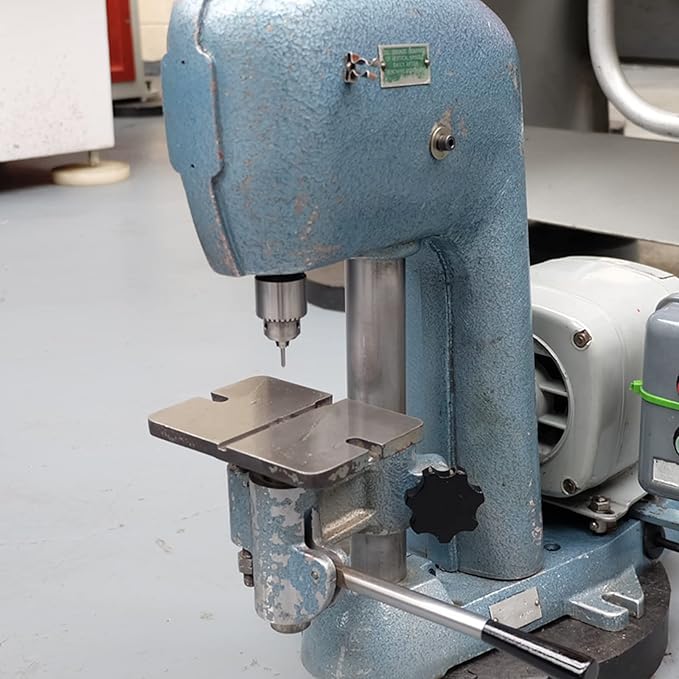 Qjaiune 2pcs M3x0.5 Machine Tap, M3 Metric Thread Tap HSS Thread Tapping Tool, 3 Straight Flutes Thread Milling Taps (M3 x 0.5)
