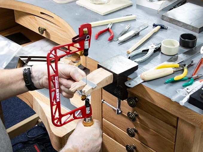 Knew Concepts 3??Mk.IV Heavy Duty Fret Saw With Lever Tension And Swivel Blade Clamps