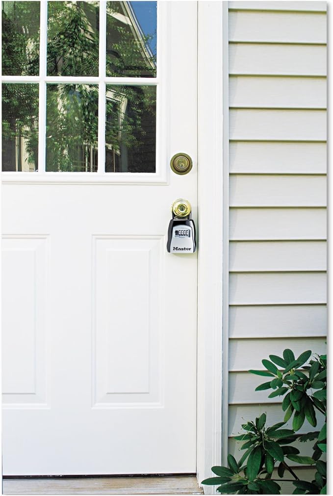 Master Lock Key Lock Box, Outdoor Lock Box for House Keys, Portable Combination Lockbox Resettable Code, 5400EC, Black