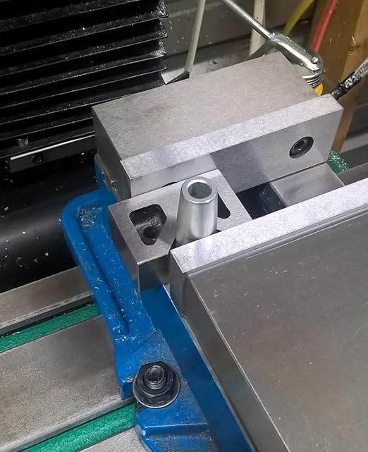 HFS (R) Cast Iron V Block Set (4 X 2-1/4 X 2-5/8 Inch)