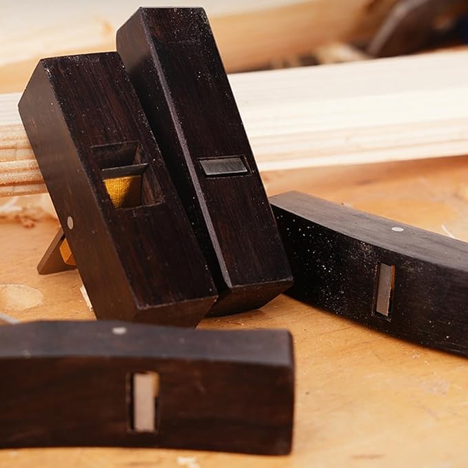 Mini Planer Ebony Hand Plane Tool With Polished Steel Blade For Burr-Free Wood-Finishing And DIY Carpentry, 8X2x2.2 Cm(Flat bottomed)