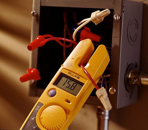 Fluke T5-600 Electrical Voltage, Continuity and Current Tester, Measures AC Current Up To 100 A Without Contact, Automatically Select AC/DC Voltage For Tests, Includes Detachable SlimReach Probe Tip