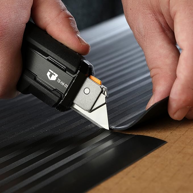 ToughBuilt ??Scraper Utility Knife with 5 Blades, Heavy-Duty Folding Utility Knife with Integrated Scraper Edge, Quick-Change Blade System & All-Metal Construction (TB-H4S5-01)