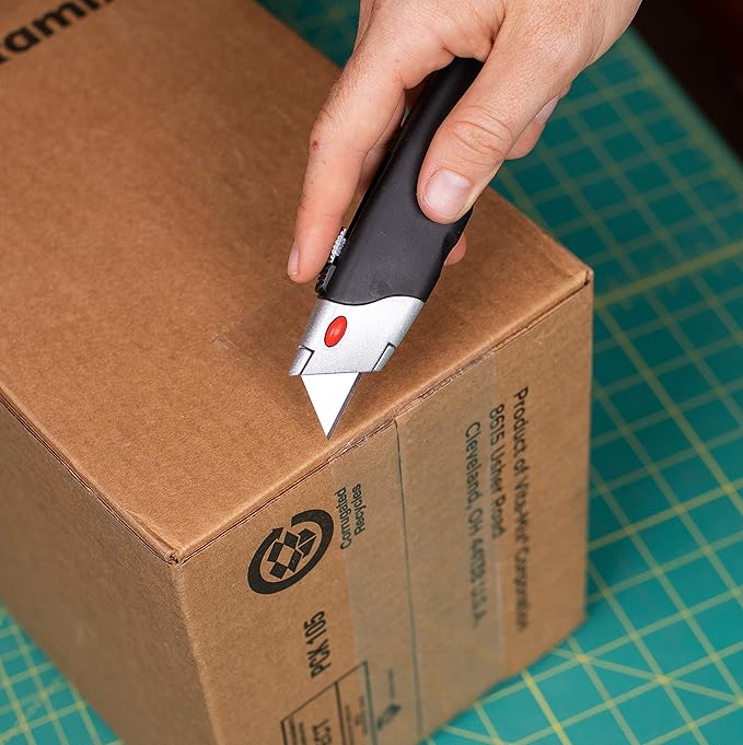 Internet's Best Premium Utility Knife - Set of 20 - Retractable Razor Knife Set ??5 Extra Blade Refills - Box Cutter Locking Razor Knife ??Rubber Grip - Black